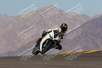 media/Oct-03-2022-Moto Forza (Mon) [[5f077a3730]]/Intermediate Group/Session 4 (Turn 9)/